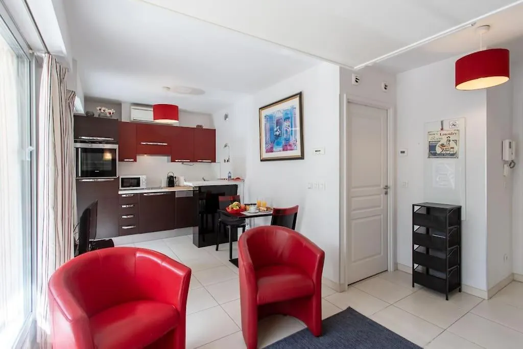 L18 Central Parking Terrace Ac 10Mins Walk To Beaches Nice Apartment