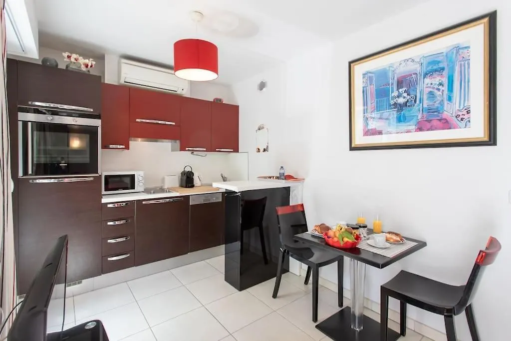 Apartment L18 Central Parking Terrace Ac 10Mins Walk To Beaches Nice France