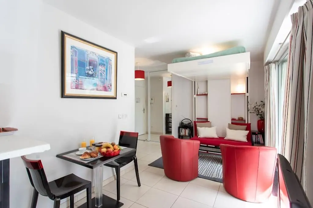 L18 Central Parking Terrace Ac 10Mins Walk To Beaches Nice 0*,  France